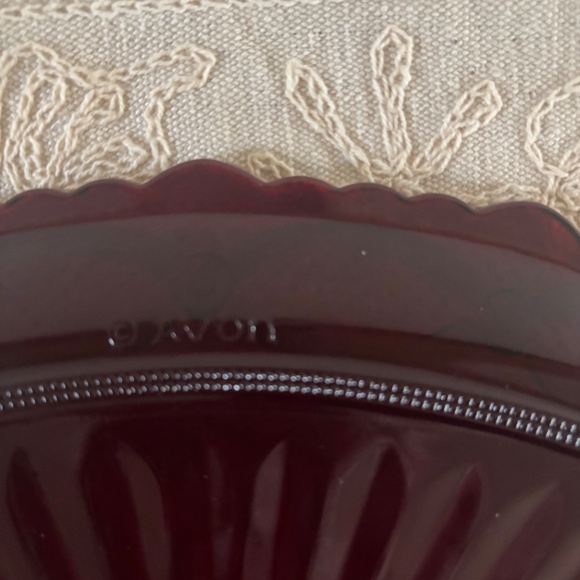 Vintage Avon 1876 Cape Cod Ruby Red Glass Platter - Picture 3 of 4